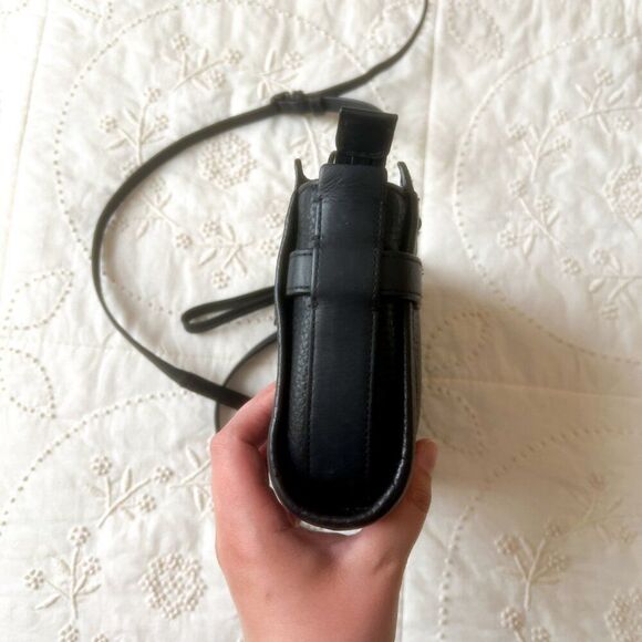 Coach Swagger Wristlet Black Crossbody Small Handbag Black Pepple Leather - Picture 4 of 10